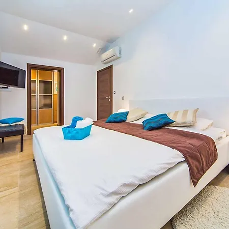Sea Star Villa *